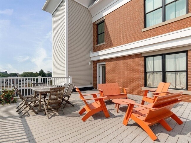 Building Photo - 70 Prospect St