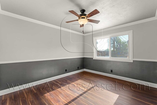 Building Photo - Stunning Mountain Views and Serene Living on Wood Street