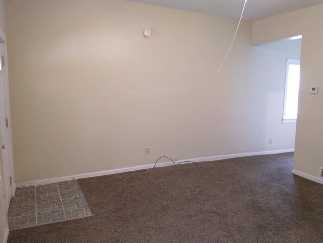 Living Room - 2623 Mount Vernon Ave