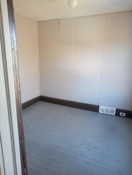 Building Photo - 1968 Cudaback Ave