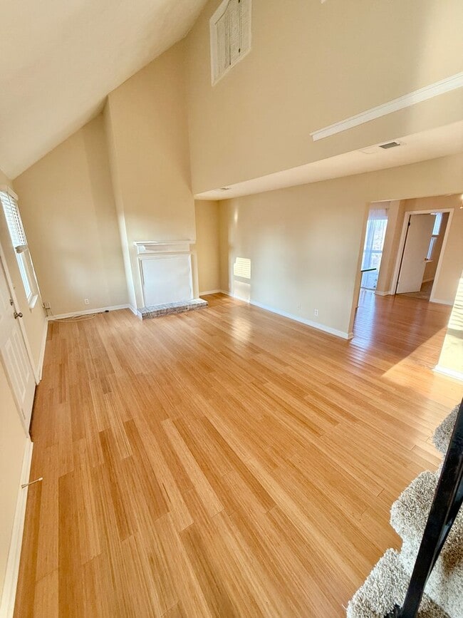 Building Photo - 3 Bed 2 Bath with Amenities in Hermitage for $1550/mo!