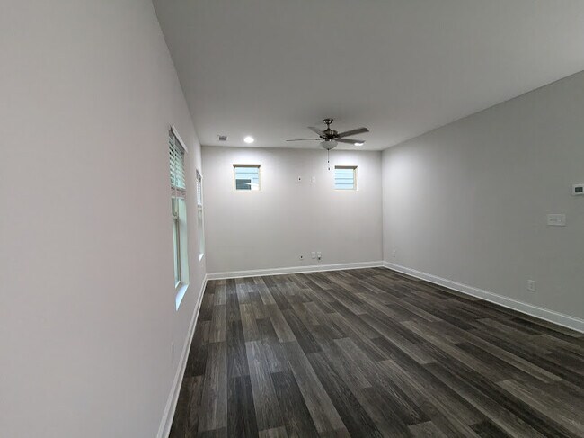 Building Photo - 529 Omnia Ridge Way