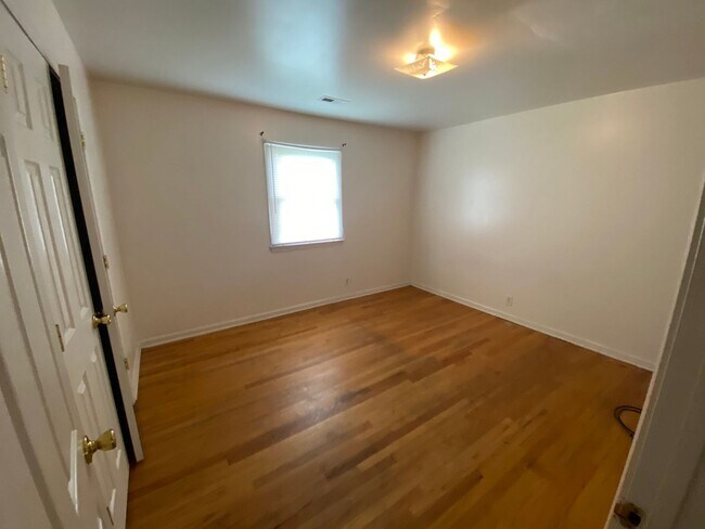 Building Photo - 208 Rosemont Dr