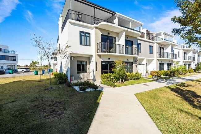 Building Photo - 14595 SW 261 St Ter