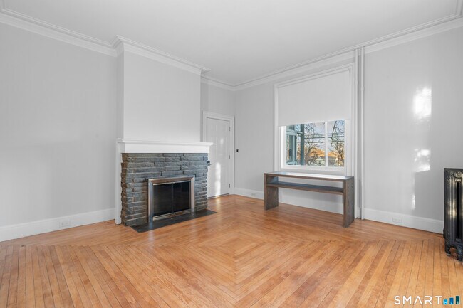 Building Photo - 43 Elmwood Ave