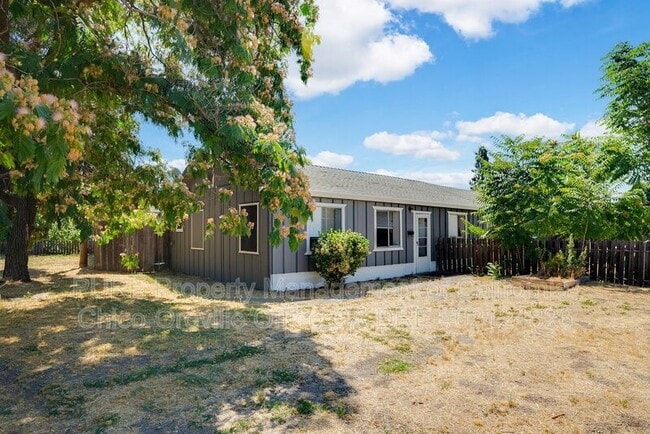 Building Photo - 7701 Molinos Ave