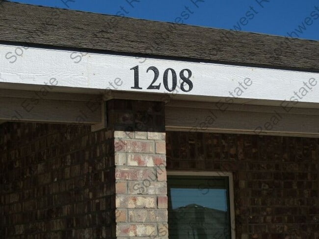 Building Photo - Modern 3 bedroom 2 bath apartment