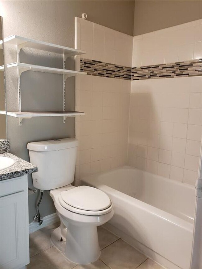 Building Photo - Beautiful 4 Bedroom Home in Houston / Nice Backyard