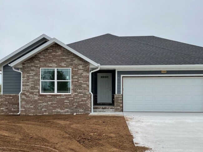 Building Photo - Beautiful Nearly New 3 Bed Home In Willard...