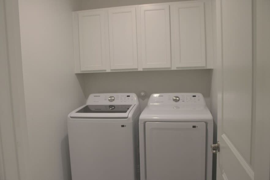 Building Photo - 2908 Mare Dr