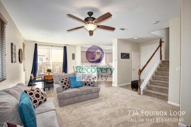 Building Photo - 734 Equinox Loop