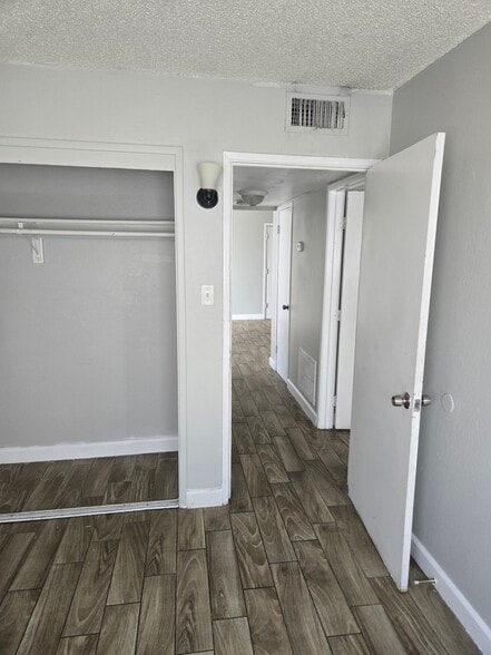 Building Photo - 485 North Cir