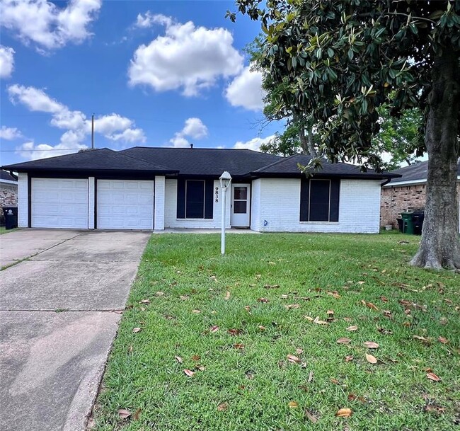 Primary Photo - 9838 Tiltree St