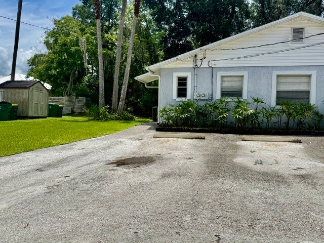 Building Photo - 223 N Adelle Ave