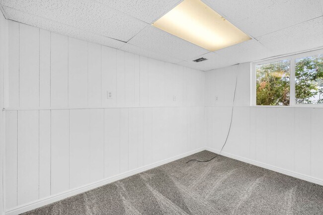 Building Photo - Spacious 4-Bedroom Layton Home with Finished Basement and 2-Car Garage