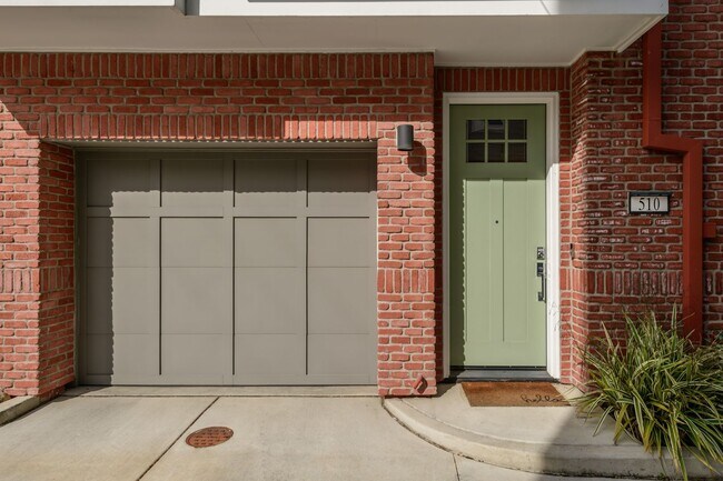 Building Photo - Fully Furnished & Move-In Ready in Midtown | Stylish & Modern Home for Rent