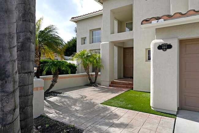 Building Photo - Large Beautiful Home in the Missions