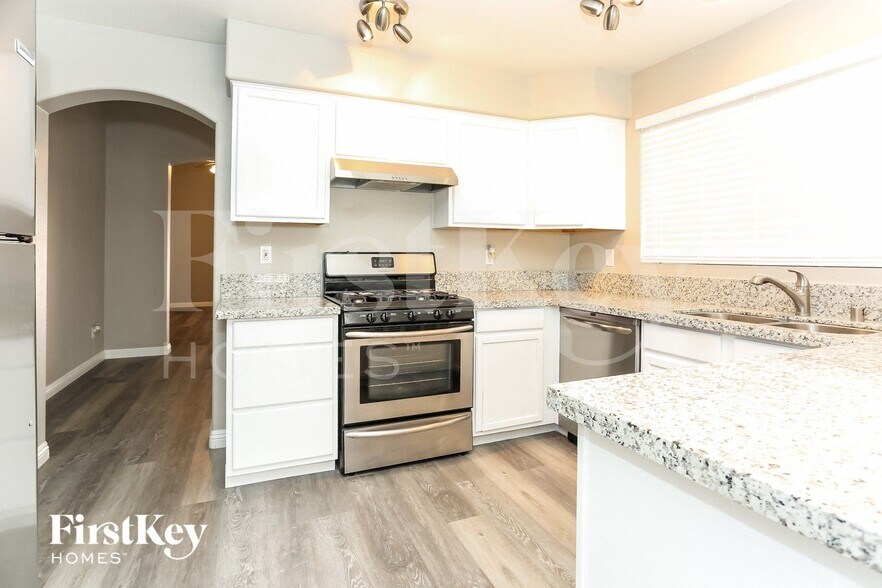 Building Photo - 4517 Possum Berry Ln