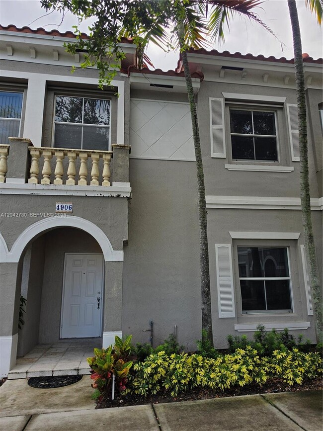 Building Photo - 4906 SW 141st Ave
