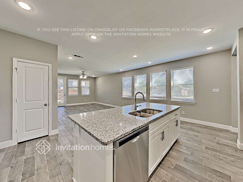 Building Photo - 1638 Luckenbach Dr