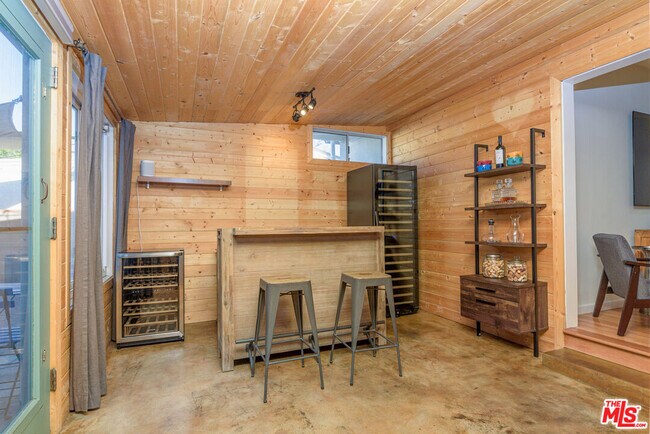 Building Photo - 16641 Gilmore St