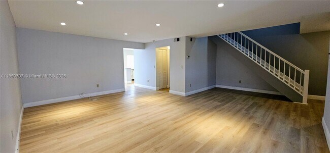 Building Photo - 10194 SW 137th Ct