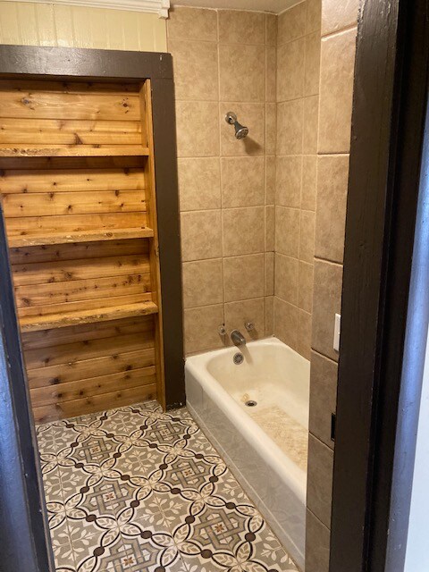 Building Photo - 201 S 14th Ave