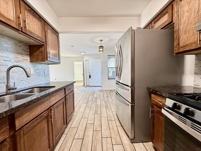 Building Photo - 10833 Cardigan Dr