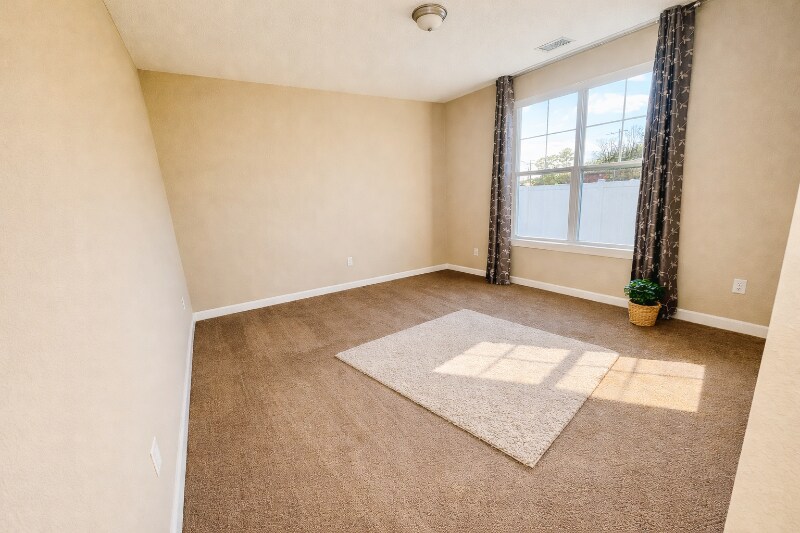 Building Photo - 1300 Parkdale St