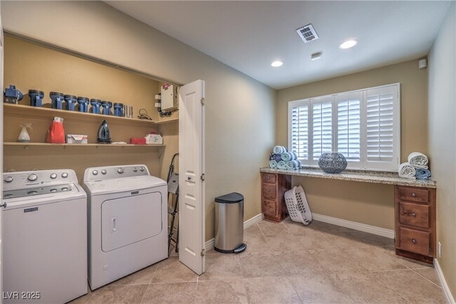 Building Photo - 2701 Alta Dr