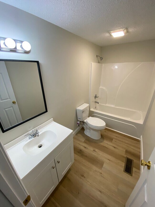 Building Photo - 1987 Joe Stephens Rd