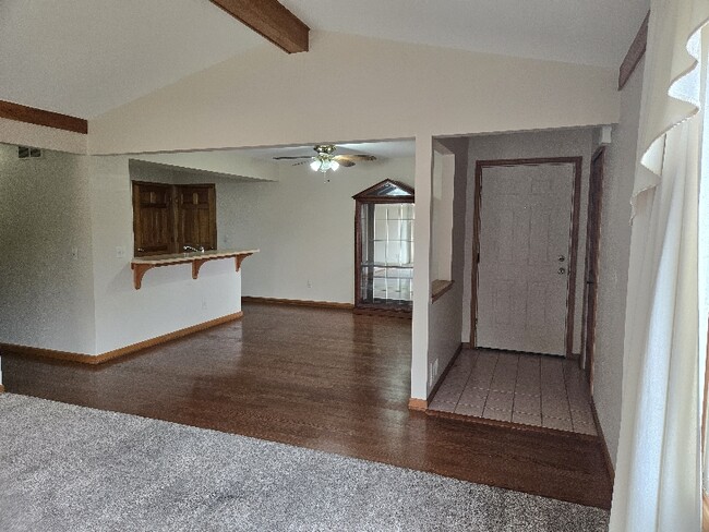 Building Photo - 15355 Windmill Ct