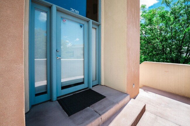 Building Photo - 3600 Cerrillos Rd