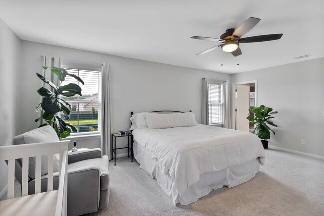 Building Photo - Lovely 4 Bedroom, 2 bath home in The Commons, Richmond Hill