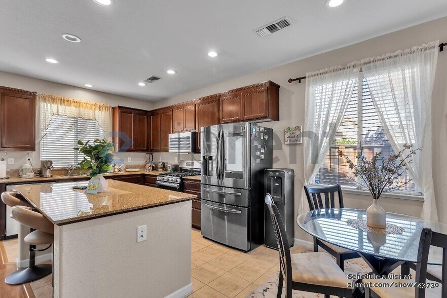 Building Photo - 2983 Rancho Bernado Dr