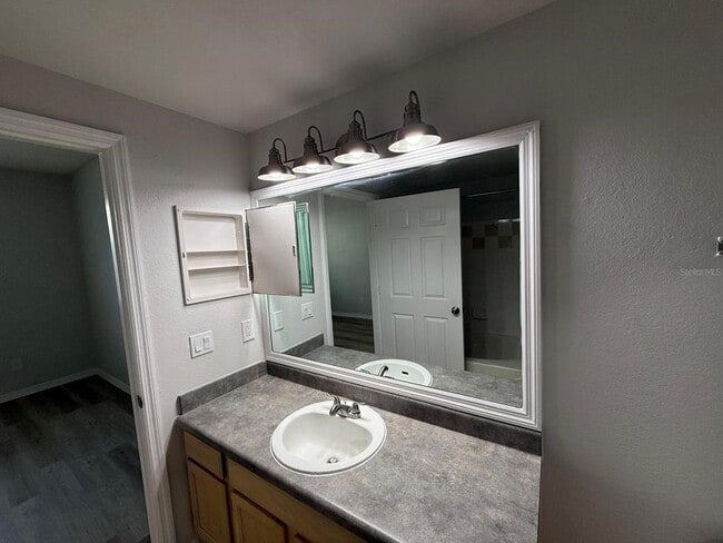 Building Photo - 3478 Westchester Square Blvd