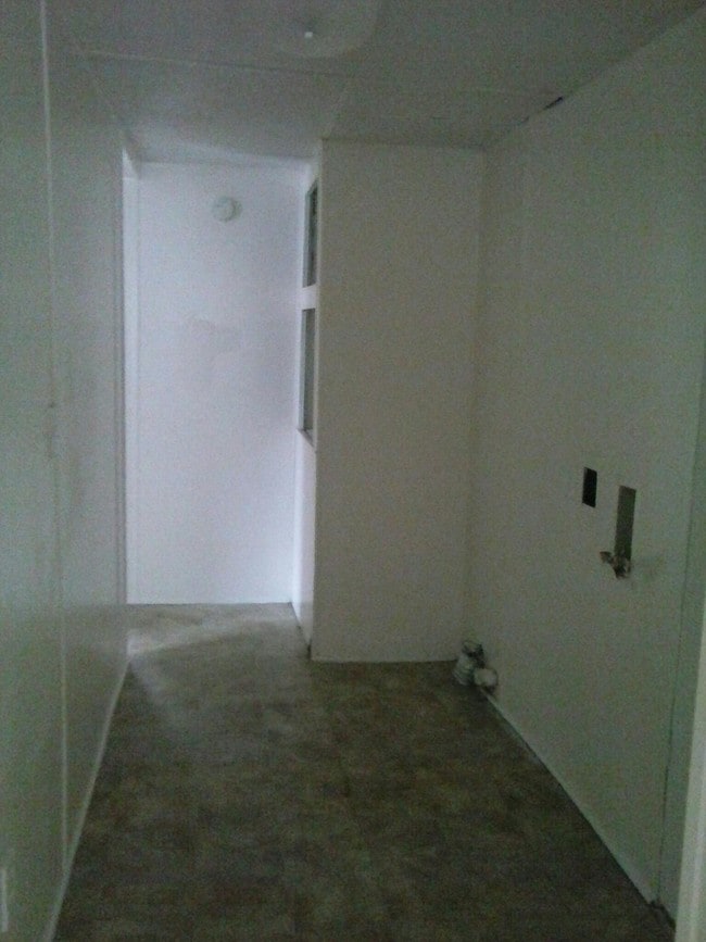 Building Photo - 5909 Cedar Dr