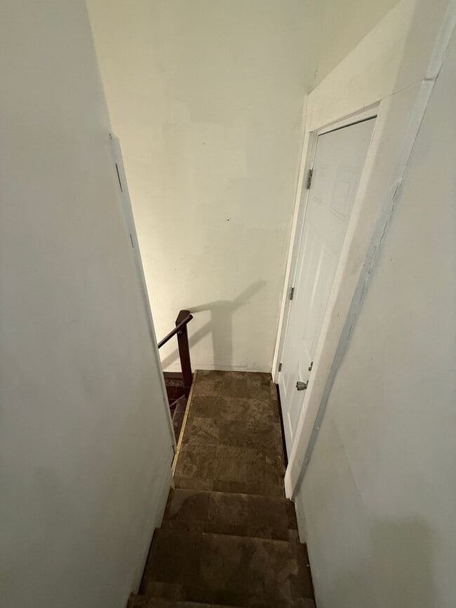 Building Photo - Well-Maintained 4-Bedroom Home with Historical Charm Near Downtown Jackson