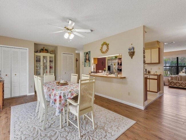 Building Photo - 2543 SE Price Ct