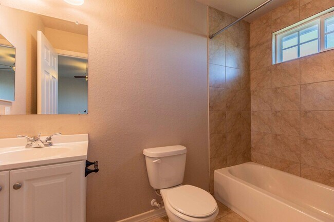 Building Photo - 7314 Colina Way #3