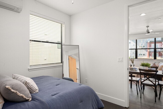 Building Photo - The Boulevards