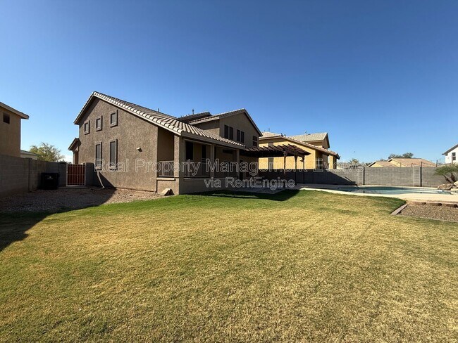 Building Photo - 8014 W Pima St