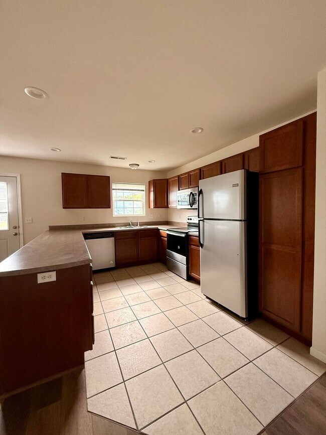 Building Photo - 1573-MF2-E4