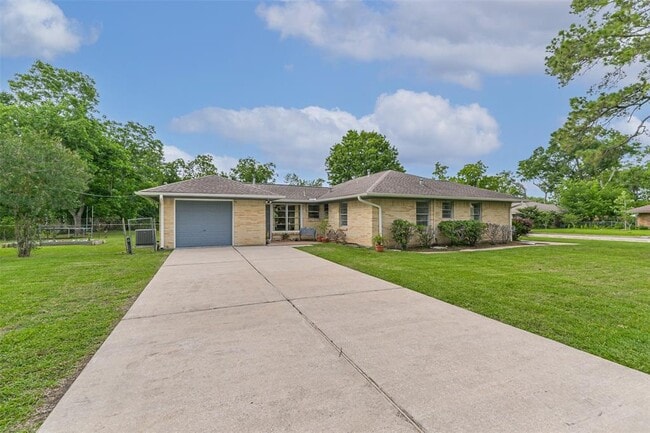 Building Photo - 10414 Woodwind Dr