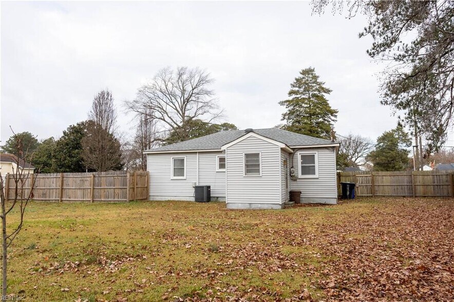 Building Photo - 504 Beacon Rd