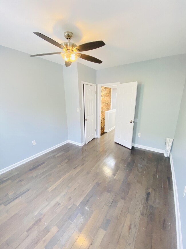 Building Photo - 1304 Sargeant St