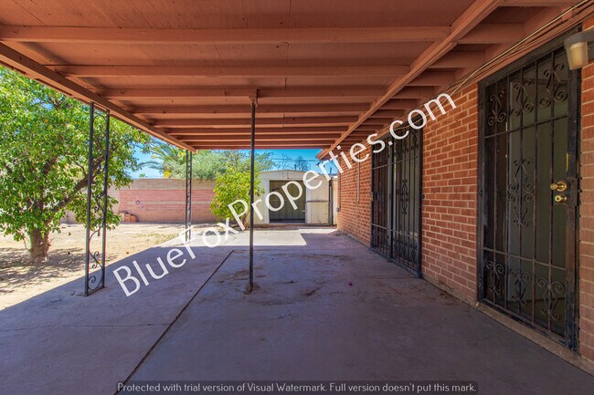 Building Photo - 4825 E 23rd St