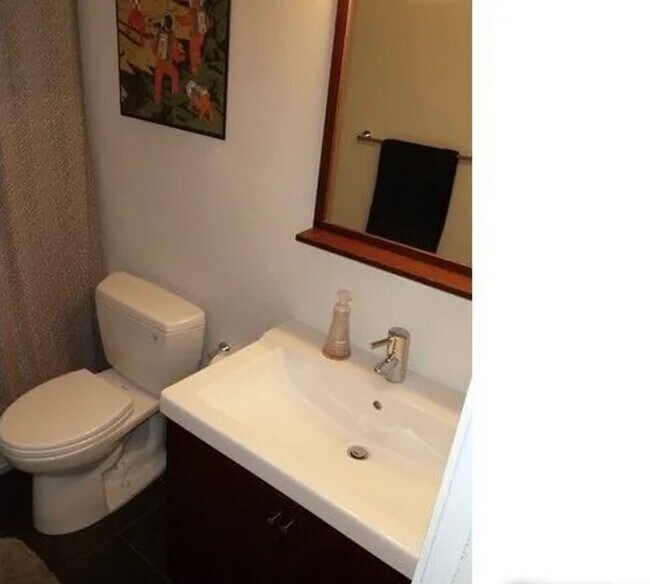 Building Photo - Two Story 2 Bed 1 Bath Condo In Central Boulder w/Brand New Kitchen.