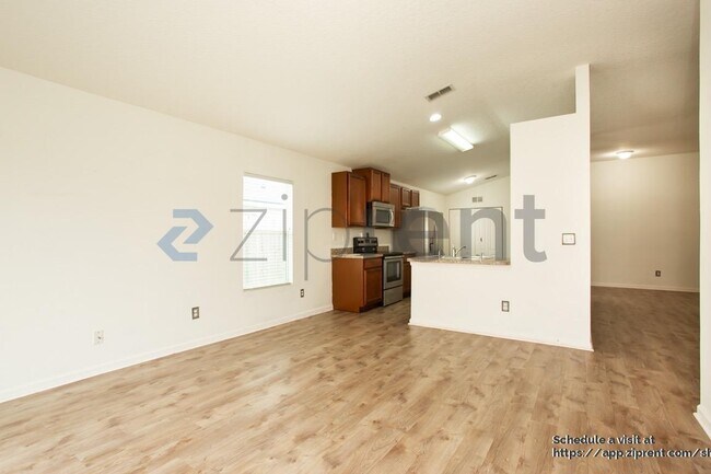 Building Photo - 15307 Bareback Dr
