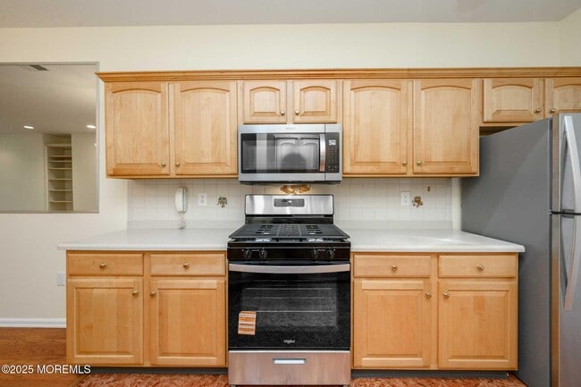 Building Photo - 131 Greenlawns Dr